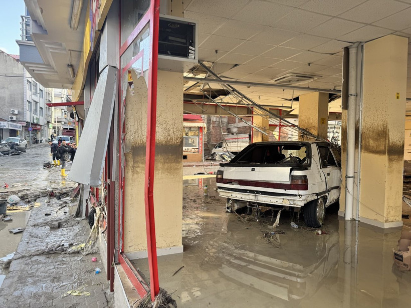 Samsun'u sel vurdu: Felaketin boyutu gün ağarınca ortaya çıktı - Resim: 1