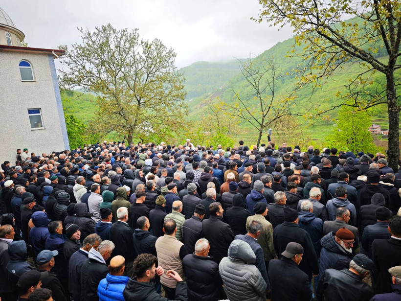 Aynı gün hayatını kaybeden anne oğul toprağa verildi - Resim : 3