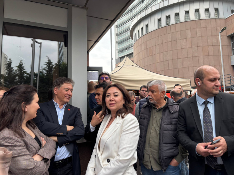 İcra memurları Kılıçdaroğlu'na kararı tebliğ etti - Resim : 1