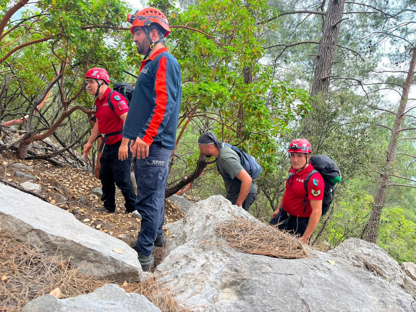 Antalya'da dağda dehşet anları: Sarp kayalıklarda can pazarı - Resim : 1