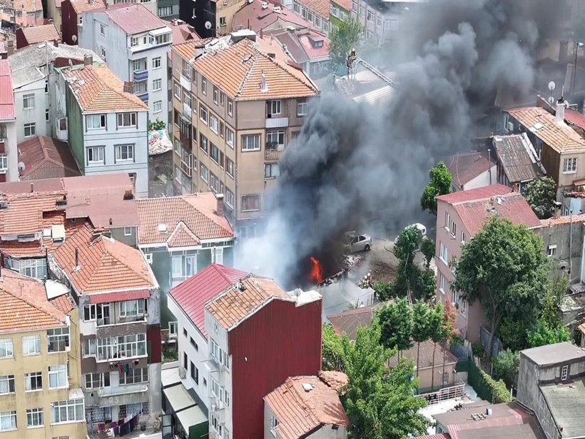 İstanbul Fatih'te yangın - Resim : 1
