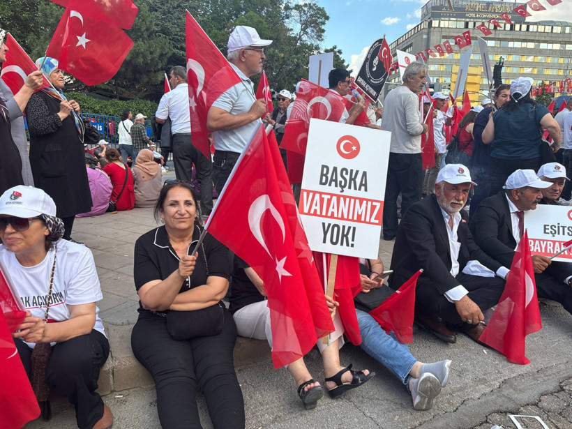 İYİ Parti'den Ankara'da Bayrak Mitingi &ccedil;ıkarması: Dervişoğlu'ndan &ouml;nemli a&ccedil;ıklamalar - Resim : 5