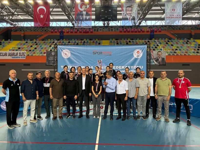 Kayseri Büyükşehir'in kadınları 3. Lig biletini kaptı - Resim : 1