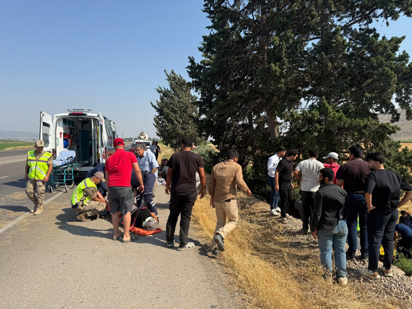 En mutlu günleri kabusa döndü: Düğün dönüşü feci kaza: 3 çocuk 7 yaralı - Resim : 4