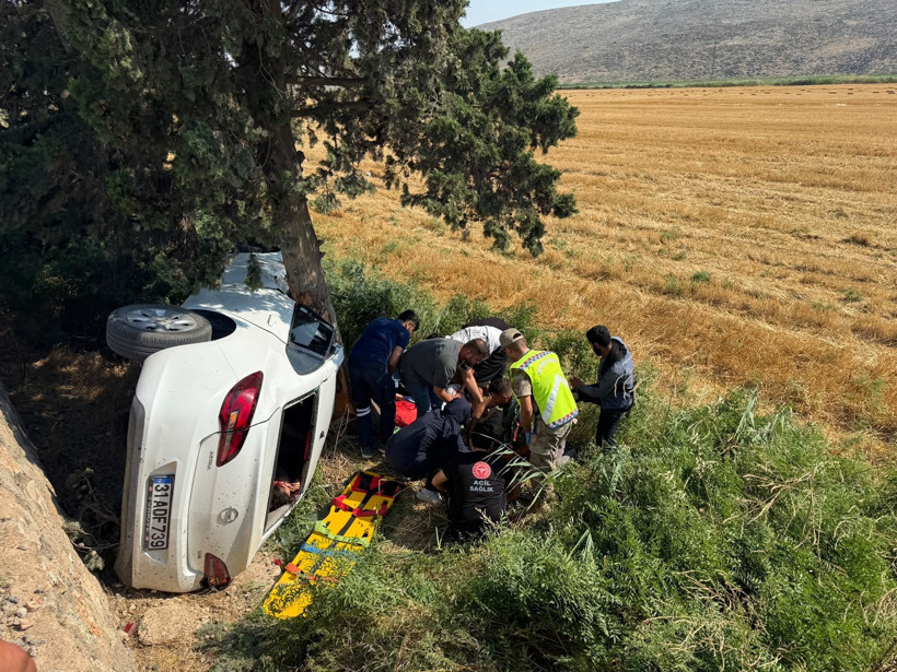 En mutlu günleri kabusa döndü: Düğün dönüşü feci kaza: 3 çocuk 7 yaralı - Resim : 2