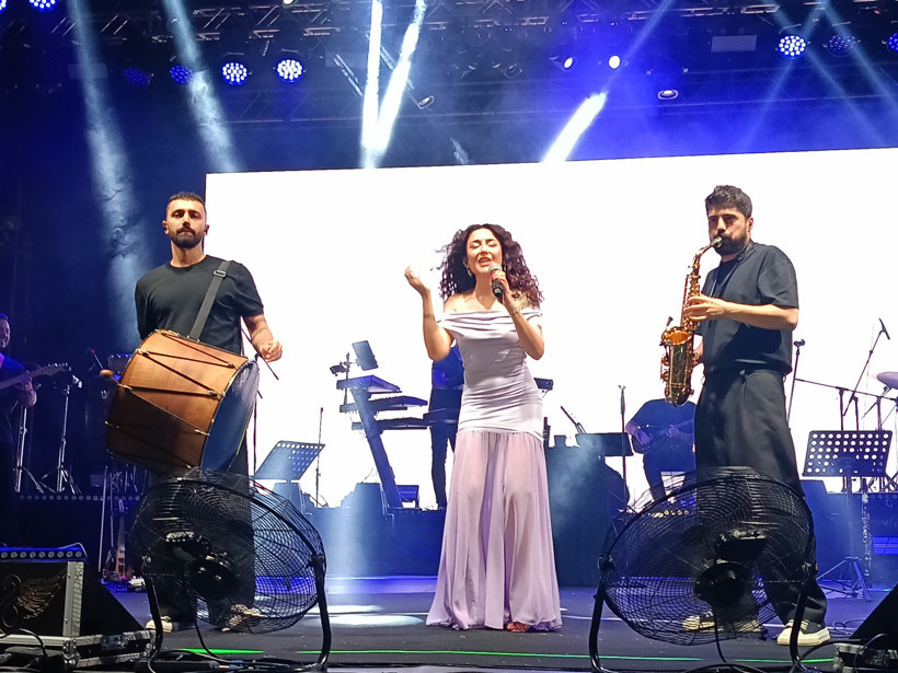 665'inci Tarihi Kırkpınar Yağlı Güreş Festivali'nde Melek Mosso sahne aldı - Resim : 1