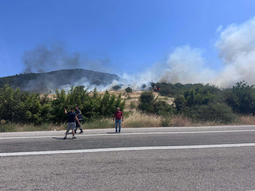 Çanakkale’de orman yangın: Alevler rüzgarı arkasına aldı - Resim : 1