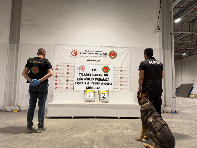 Ağrı'da denetimlerde oyuncak gitarın içerisinde uyuşturucu çıktı - Resim : 1
