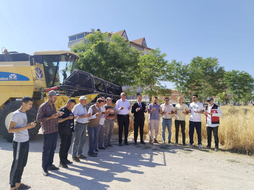 Aslanapa'da hasat dualarla başladı - Resim : 1