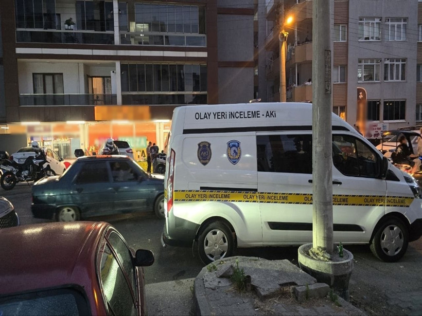 Bursa'da balkondan gelen yardım çığlığı sokağı inletti: Ekipler kapıyı açınca korkunç manzara ile karşılaştı - Resim : 1