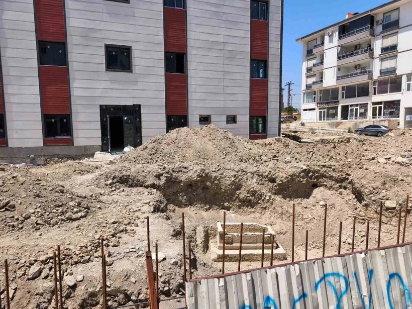 İnşaat kazısında tarihi keşif: Çalışmalar bir anda durduruldu - Resim : 1