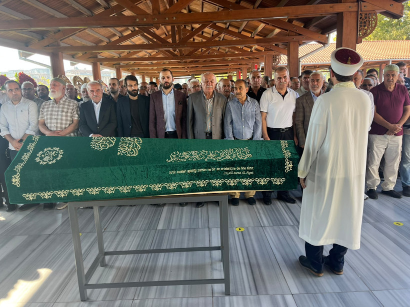 YENİÇAĞ ailesinin acı kaybı: Hacı Ahmet Çelik son yolculuğuna uğurlandı - Resim : 1