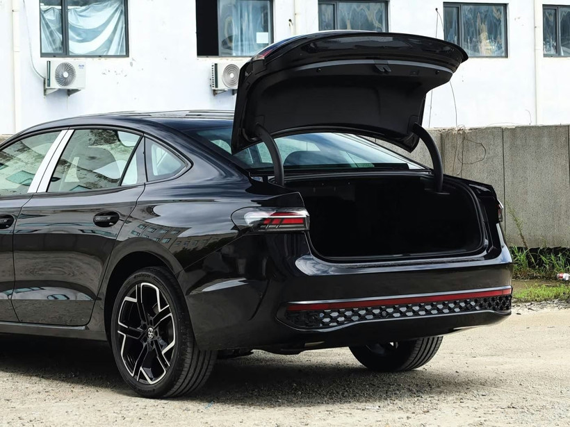 Yeni sedan görücüye çıktı: Ömür boyu motor garantisi detayı dikkat çekti - Resim: 4