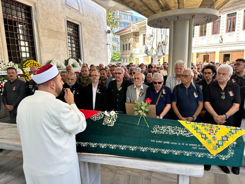 Usta sanatçı Gülsen Tuncer son yolculuğuna uğurlandı - Resim : 2