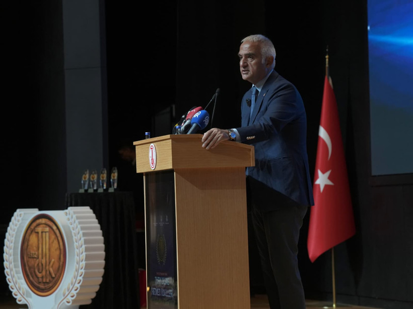 Türk Diline Hizmet Ödülleri töreninde Türkçe mesajı - Resim : 2