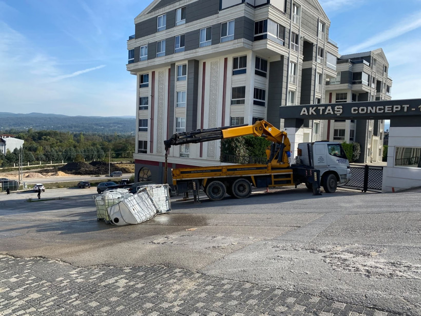 Bursa'da kimyasal madde paniği: Cadde trafiğe kapatıldı - Resim : 1