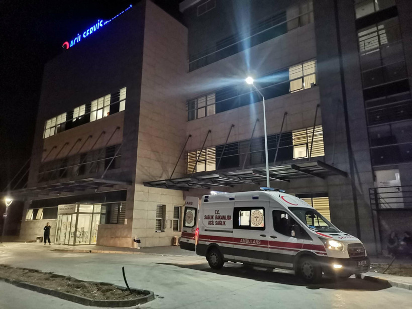 İzmir’de yürek yakan kaza: Otobüsten inen aileye minibüs çarptı - Resim : 5