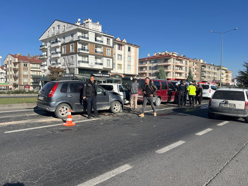 Nevşehir’de zincirleme kaza: 2’si KPSS adayı 3 yaralı - Resim : 1