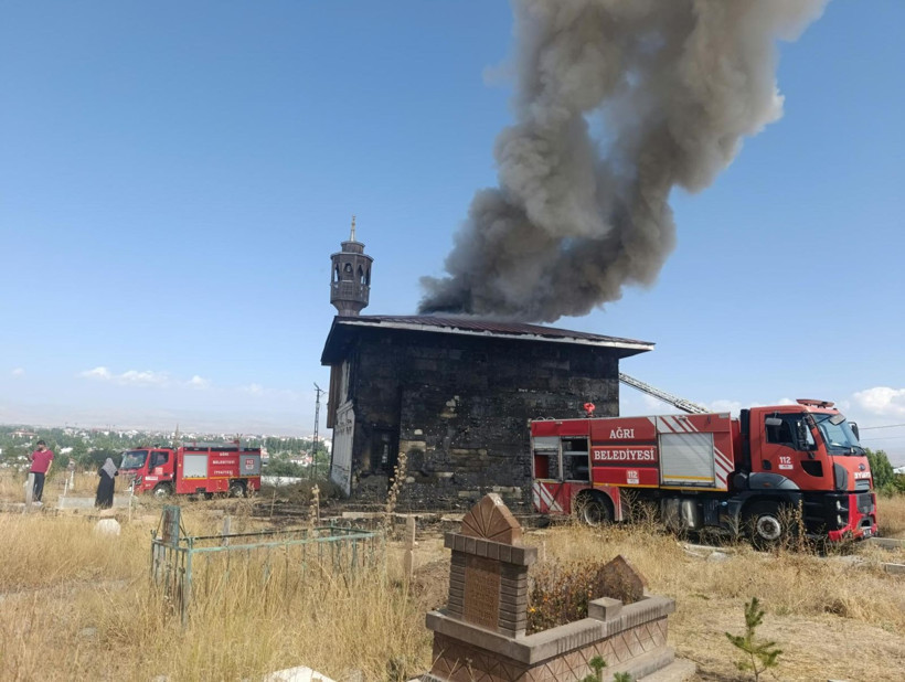 Henüz açılmayan cami alev aldı: İtfaiye ve polis olay yerine sevk edildi - Resim: 7