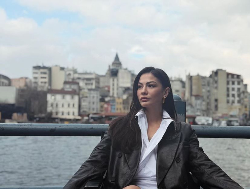 Eşref Rüya’nın Nisan’ı Demet Özdemir peş peşe fotoğraf yağdırdı: Hayranları tek bir şeyde hemfikir oldu - Resim: 8