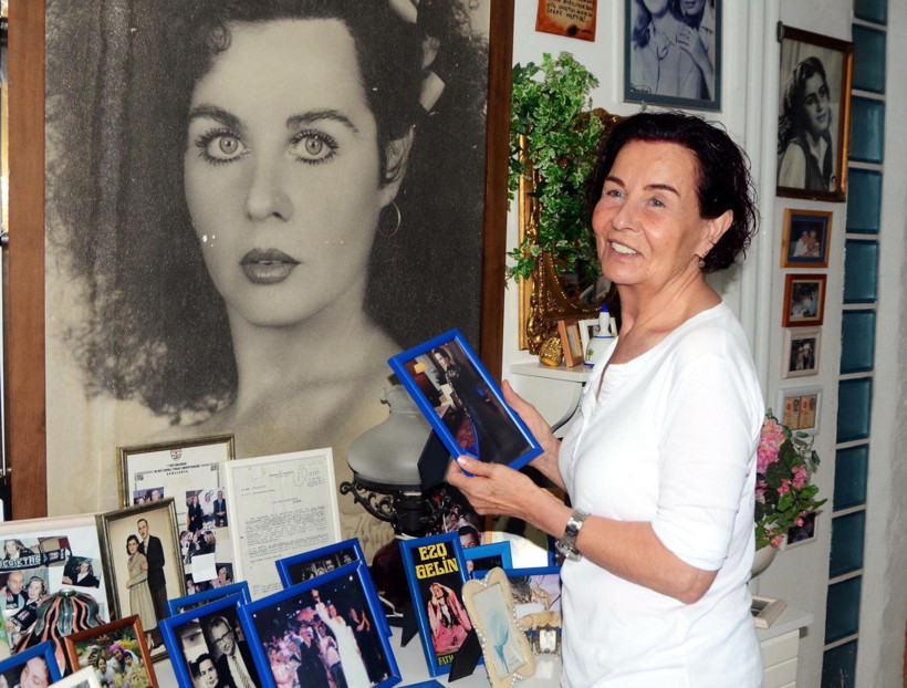 Yeşilçam'ın menekşe gözlüsü: Fatma Girik mezarı başında anıldı - Resim: 6