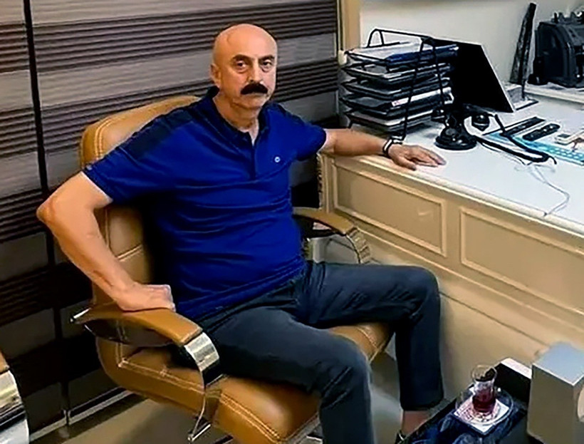 Adana'da ünlü kuyumcuya silahlı saldırı: İş yerinin önünde öldürüldü - Resim : 1