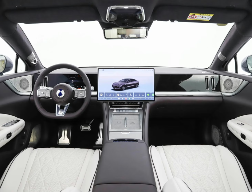 5 dakikada şarj oluyor, 1.100 km gidiyor: BYD Denza Z9S sahnede - Resim: 9