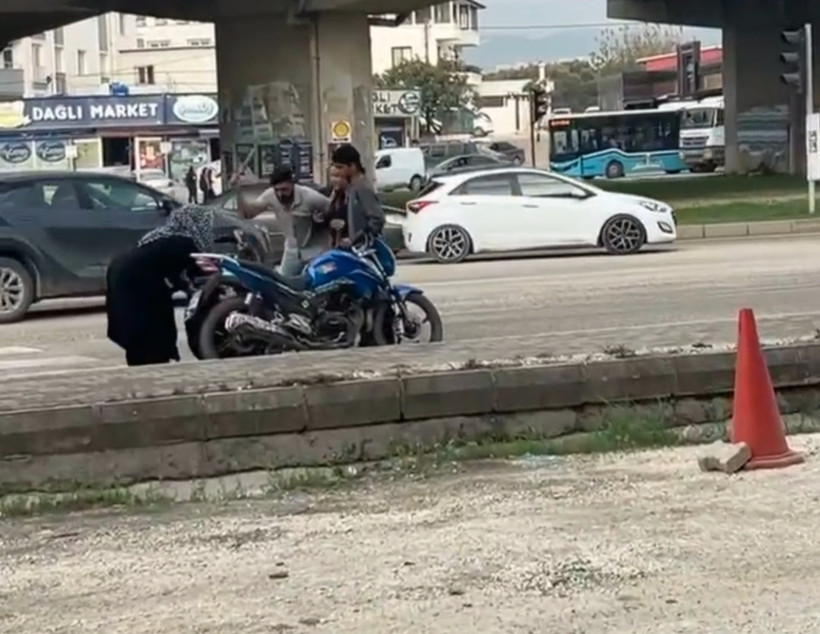 Hatay’da trafikte sopalı kavga eden iki sürücüye 360 bin TL ceza kesildi - Resim : 1