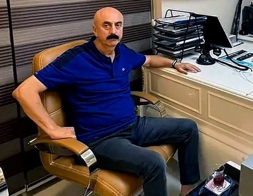İş yeri önünde silahlı saldırıya uğradı: Kuyumcu kurşunların hedfi oldu - Resim : 4