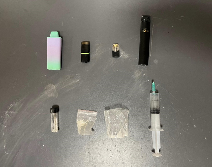 &Uuml;nl&uuml; eğlence mekanlar gece yarısı baskını! Uyuşturucu ve silah bulundu: 17 g&ouml;zaltı - Resim : 5