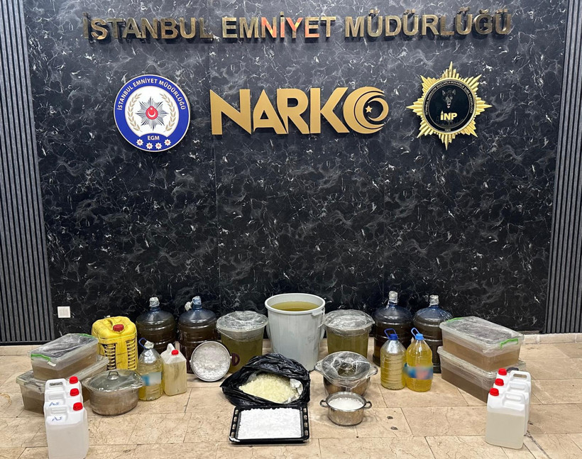 İstanbul’un göbeğinde kimyasal abluka: Ölüm Laboratuvarı etkisiz hale getirildi - Resim : 3
