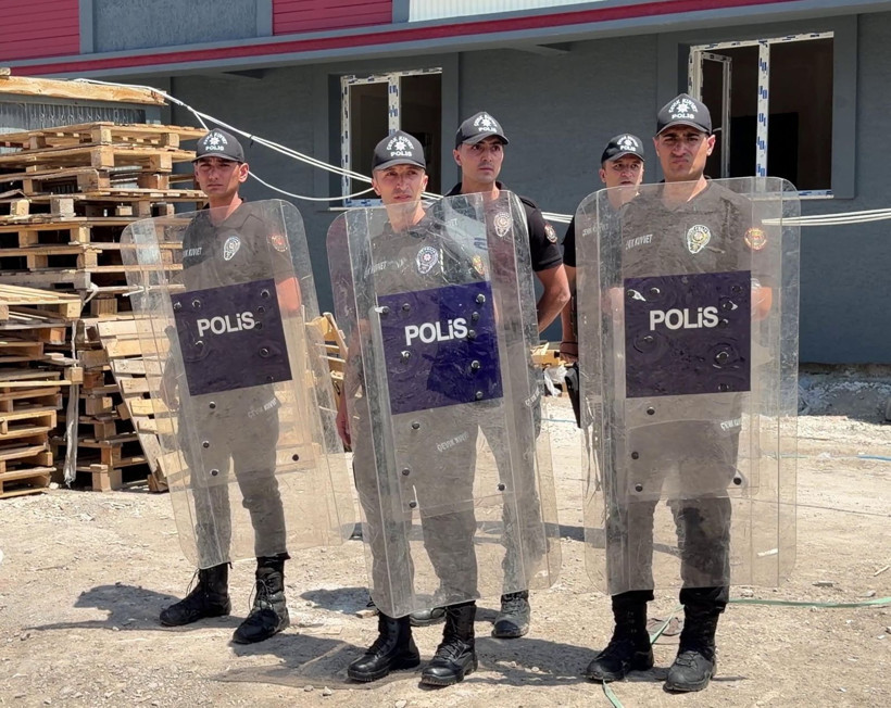 Erzurum’da şantiyede icra savaşı: Polis biber gazıyla müdahale etti - Resim: 5