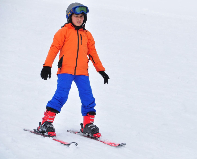 2 bin ilkokul öğrencisi kayakla tanıştı: Kars'ta "Karın Yıldızları Sarıkamış'ta Projesi" - Resim: 9