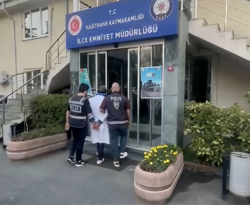 Türk Bayrağını yere atmıştı: Aynı gün yakalandı - Resim: 7