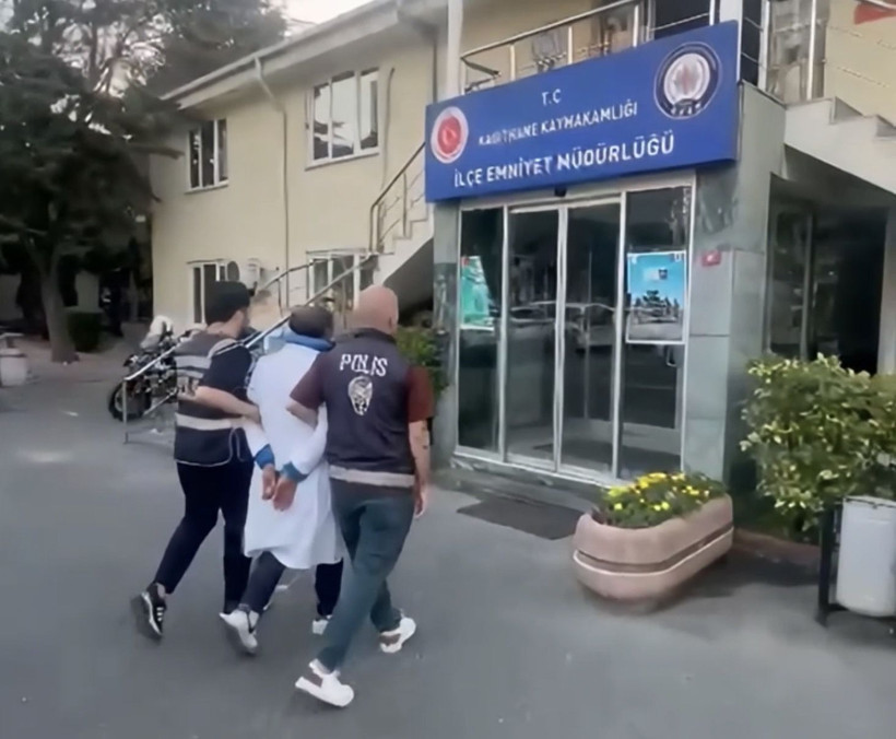 Türk Bayrağını yere atmıştı: Aynı gün yakalandı - Resim: 6