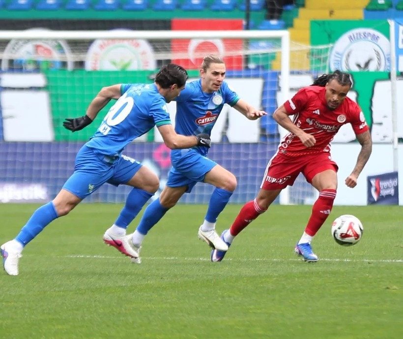 Çaykur Rizespor, Antalyaspor’u 1-0 mağlup etti - Resim : 1