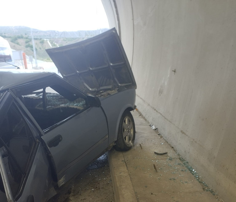 Malatya’da tünelde feci Kaza: Tofaş duvara çarptı, 3 yaralı - Resim : 2