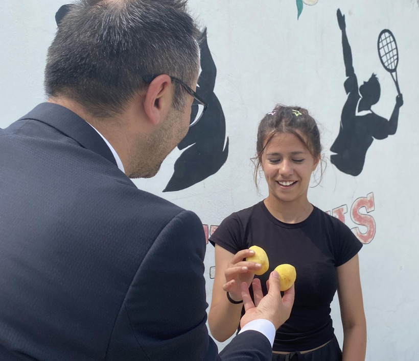 Tenis turnuvası kayısıyla tatlandı: 171 sporcu Iğdır misafir edildi - Resim: 1