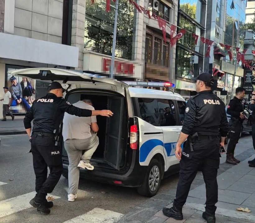 Kadın fark etti: Polis yakaladı: Gizli çekimi pahalıya mal oldu - Resim : 1