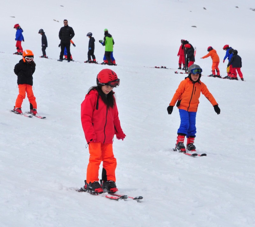2 bin ilkokul öğrencisi kayakla tanıştı: Kars'ta "Karın Yıldızları Sarıkamış'ta Projesi" - Resim: 7