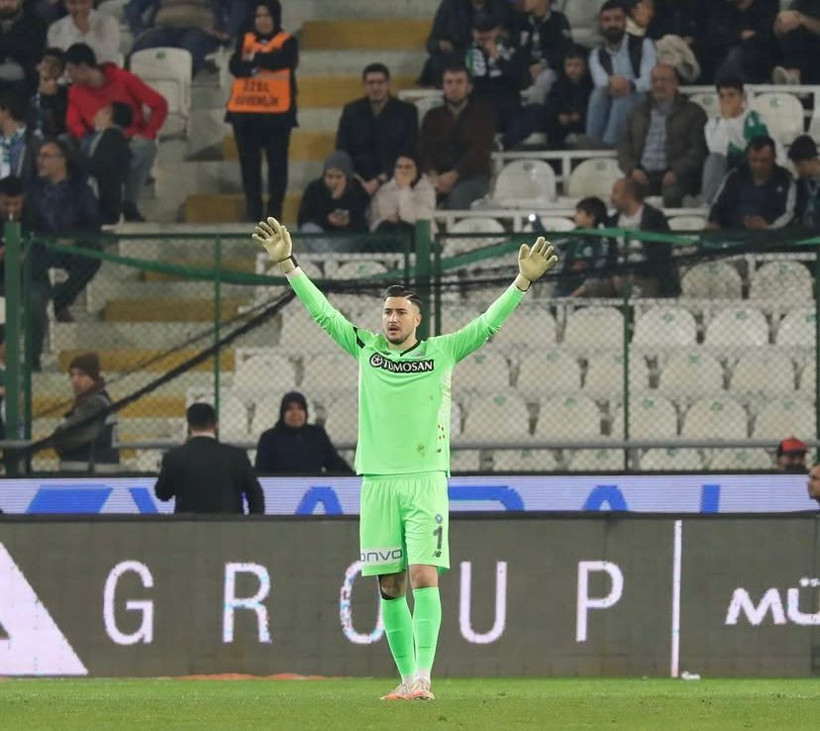 Birleşik Arap Emirlikleri, Türk futbolcuyu milli takımına almak istiyor - Resim: 9