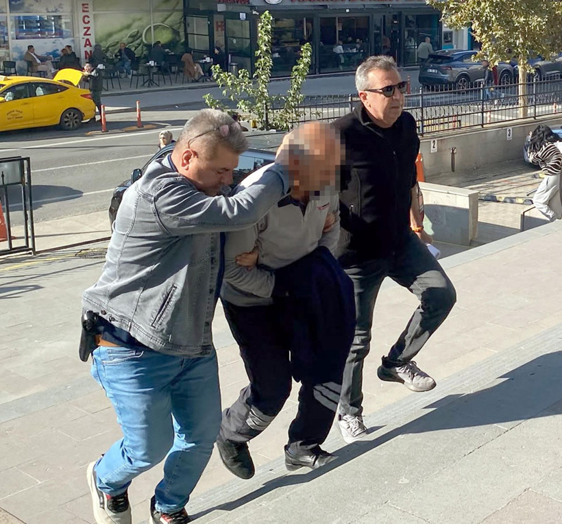 Maskenin ve oyuncak tabancanın sırrı çözüldü: Kuyumcuda film gibi anlar yaşanmıştı - Resim: 8