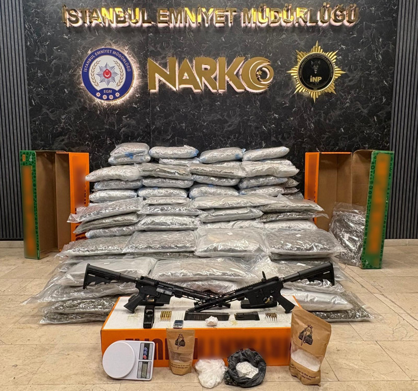 İstanbul'da uyuşturucu depolarına baskın: 198 kilo uyuşturucu ele geçirildi - Resim : 2