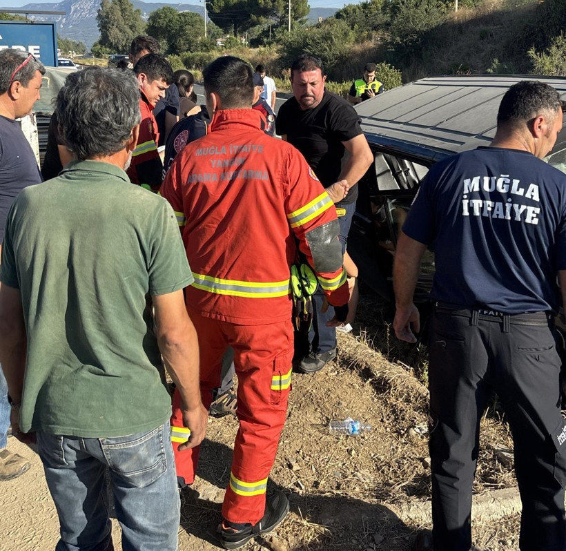 Muğla'da ticari araç yoldan çıktı: 7 yaralı - Resim : 1