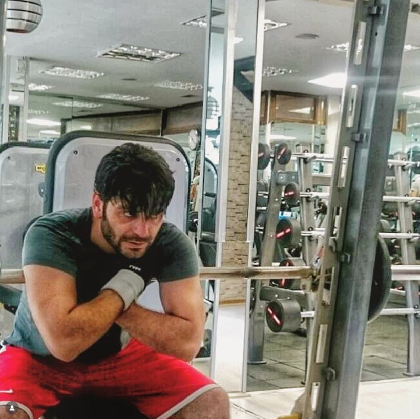 Topu ve şortu kendisinden büyük minik çocuk kim? Bugün milyonların izlediği Uzak Şehir'in yıldız oyuncusu - Resim: 16