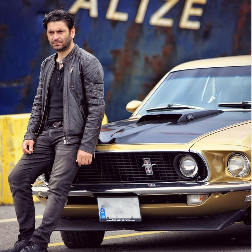 Topu ve şortu kendisinden büyük minik çocuk kim? Bugün milyonların izlediği Uzak Şehir'in yıldız oyuncusu - Resim: 29