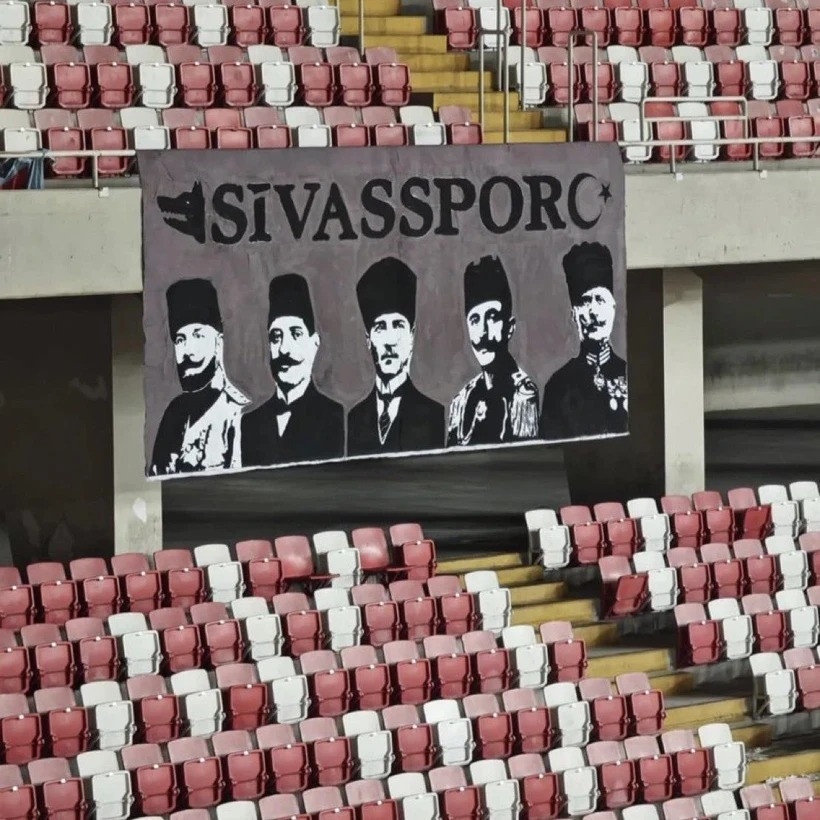 Adanalılar Türk Bayrağı için sokaklara döküldü - Resim : 2