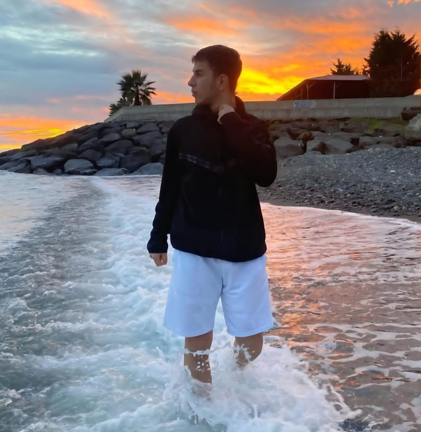 Asker eğlencesi yerini hüzne boğdu: Buğra bayrak sallarken araçtan düştü - Resim : 1