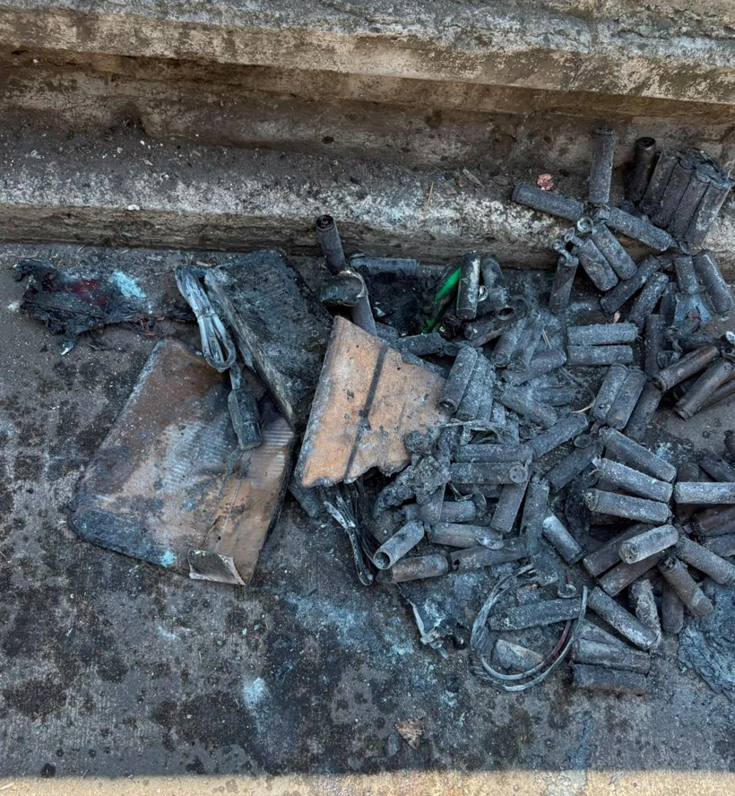 Her şey bir siparişle başladı: Kargo paketindeki havai fişekler bir bir patladı - Resim : 1