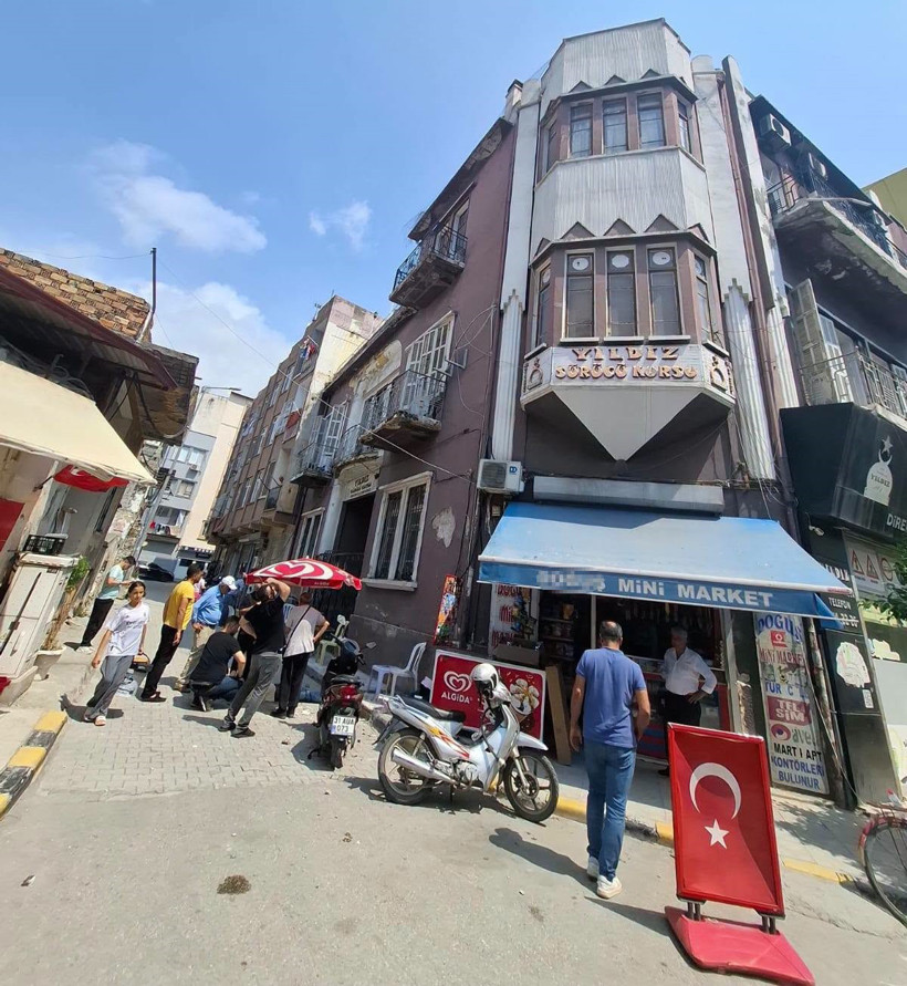 Gökyüzünden ölüm yağdı: Çay keyfi hastanede bitti: Başına 11 dikiş atıldı - Resim : 2